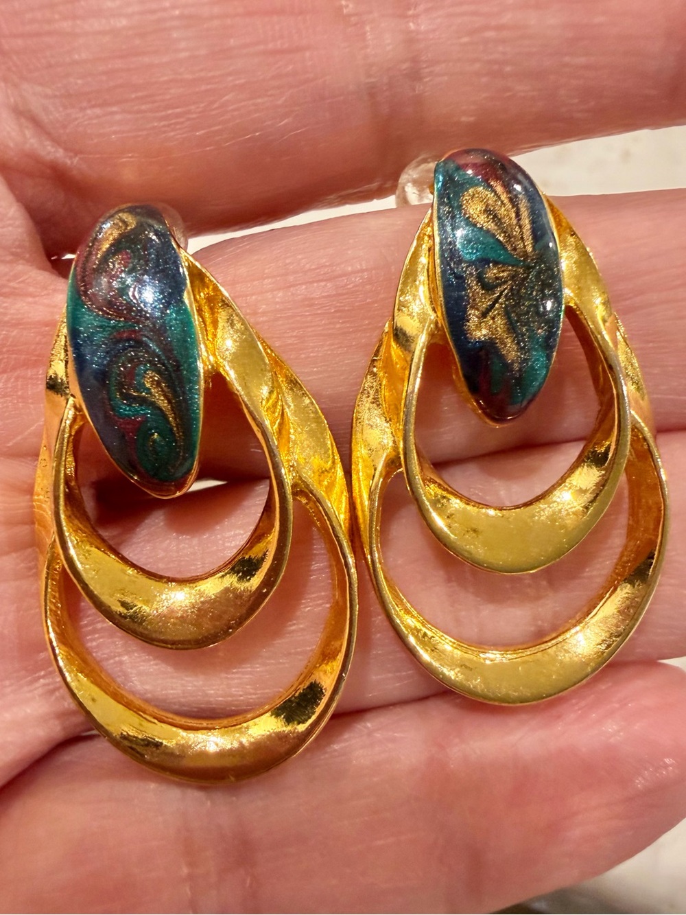 Vintage 1980s Gold Tone Blue Green Swirl Enamel Doorknocker Hoop Earrings 1.5"
